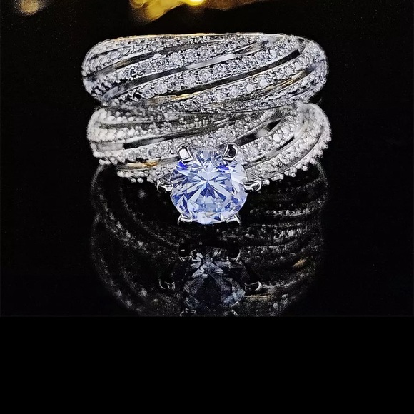 Clearance Elegant Ring set Cubic Zirconia - Picture 2 of 2